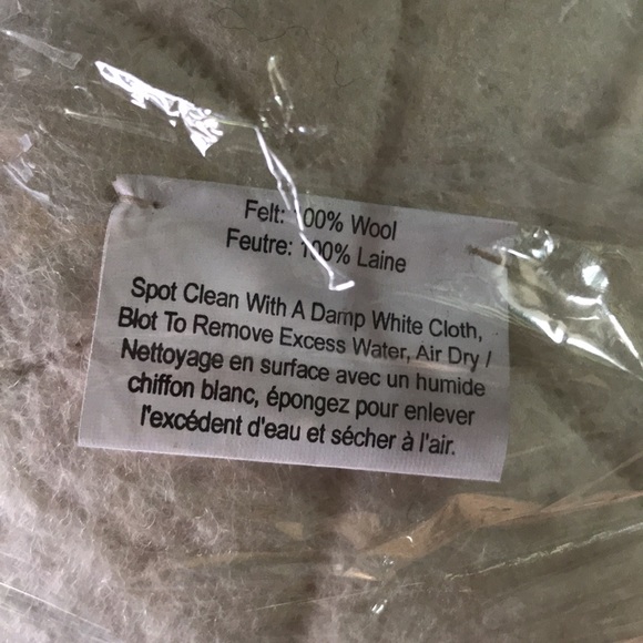 Pottery Barn kids Exclusive Handmade Wool Felt White Pumpkin with Spiders 🕷🎃 - Picture 7 of 14